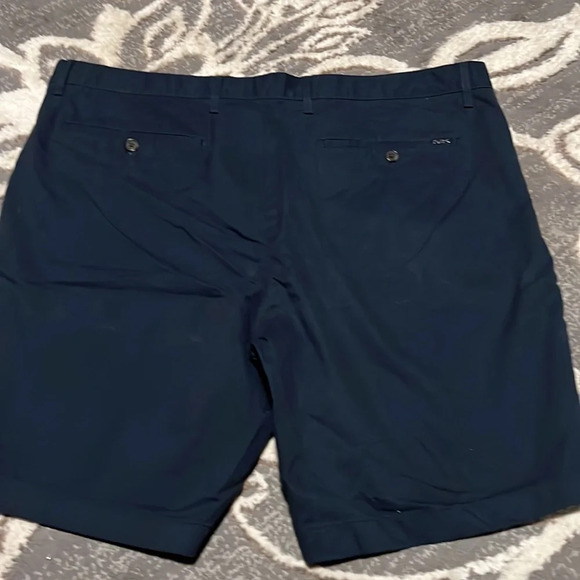 Michael kors men’s flat front shorts. Like new. - Picture 4 of 4